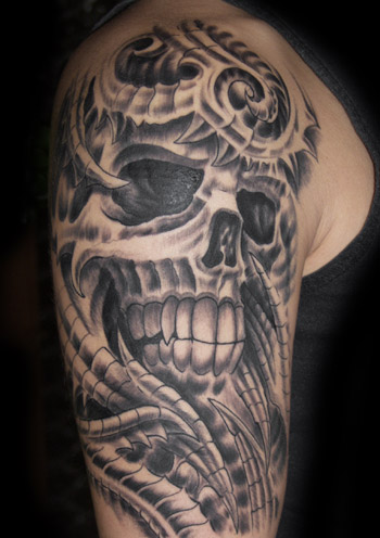 skull shoulder tattoo